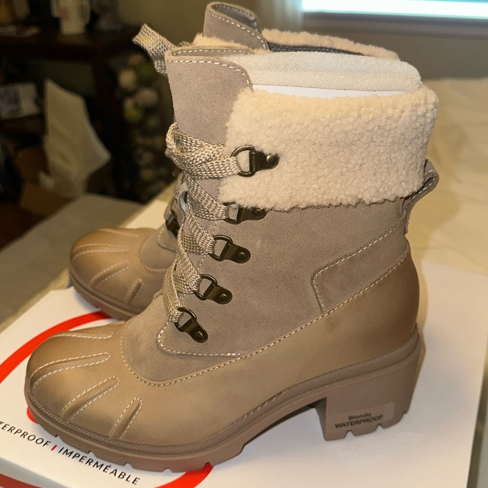 Blondo Waterproof Leather Nevin Sand Nubuck Boots B7123 28A NIB BRAND NEW
